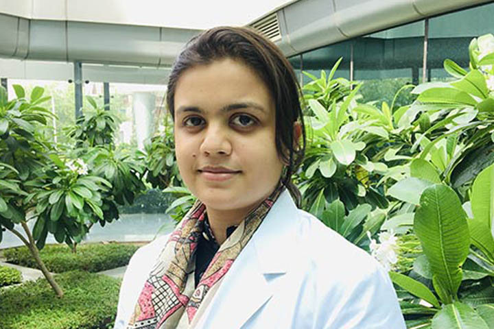 best eye specialist doctor near Vaishali Nagar Jaipur Dr. Karishma Goyal