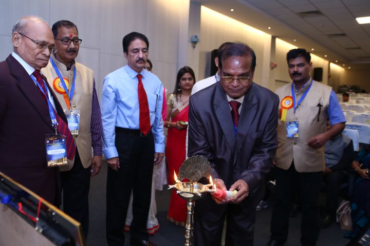 best eye specialist doctor near Vaishali Nagar Jaipur Dr. Karishma Goyal